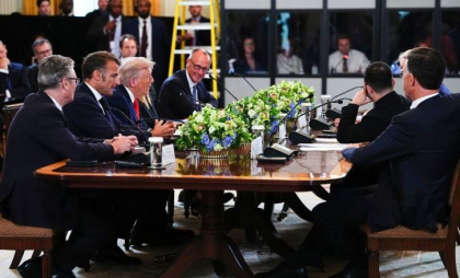 Cum reacționează Rusia la întâlnirea din această seară dintre Donald Trump și reprezentanții Europei. „Caută firimituri pe la mese”