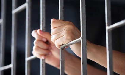 Președintele oficiului teritorial Ștefan-Vodă al partidului „Șor”, condamnat la 4 ani de închisoare pentru complicitate la finanțarea ilegală a partidului
Președintele oficiului teritorial Ștefan-Vodă al partidului „Șor”, condamnat la 4 ani de închisoare pentru complicitate la finanțarea ilegală a partidului