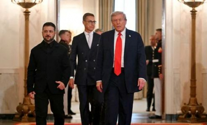 Președintele ucrainean i-a oferit liderului de la Casa Albă un cadou din partea unui soldat
Președintele ucrainean i-a oferit liderului de la Casa Albă un cadou din partea unui soldat