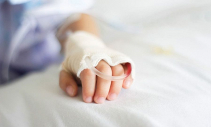 Un copil de 1 an a ajuns în reanimare după ce s-a opărit cu apă clocotită, în stânga Nistrului