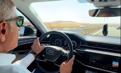 Turcia: Ministrul transporturilor, amendat după ce s-a filmat circulând cu 225 km/h pe autostradă Turcia: Ministrul transporturilor, amendat după ce s-a filmat circulând cu 225 km/h pe autostradă