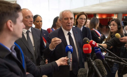 Criză politică în Franța. Opoziția anunță că va vota demiterea guvernului, un sondaj arată că majoritatea cetățenilor vor noi alegeri
