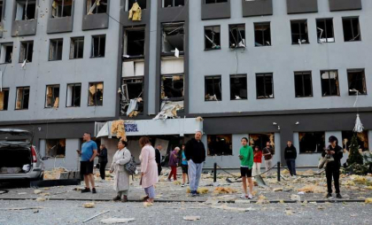 Regatul Unit îl convoacă pe ambasadorul rus, după avarierea clădirii British Council în atacul asupra Kievului