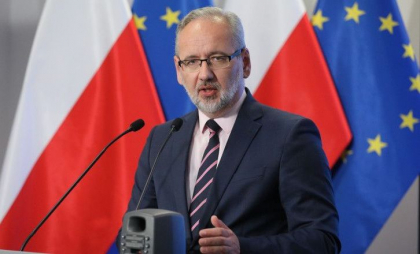 „Moarte trădătorilor patriei”. Fostul ministru polonez al sănătăţii a fost bătut din cauza măsurilor sale din pandemia de COVID-19 „Moarte trădătorilor patriei”. Fostul ministru polonez al sănătăţii a fost bătut din cauza măsurilor sale din pandemia de COVID-19