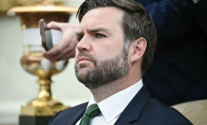 JD Vance se declară gata să devină președintele SUA, „dacă, Doamne ferește, se întâmplă o nenorocire” cu Trump
 JD Vance se declară gata să devină președintele SUA, „dacă, Doamne ferește, se întâmplă o nenorocire” cu Trump