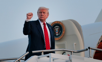 Trump pierde o bătălie importantă în războiul economic. „Tarifele reciproce” cu aproape toate ţările au fost anulate
