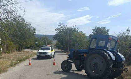 Tragedie la Căușeni. Un bărbat a murit, sub roțile propriului tractor. Ce spune poliția