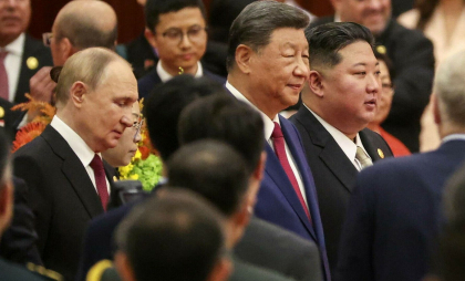 Xi Jinping, la uriașa paradă de la Beijing: „China este de neoprit”. Liderul chinez, flancat de Putin și Kim Jong Un - FOTO Xi Jinping, la uriașa paradă de la Beijing: „China este de neoprit”. Liderul chinez, flancat de Putin și Kim Jong Un - FOTO