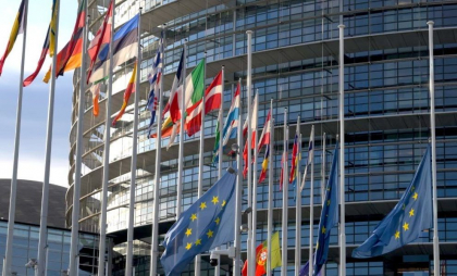 Drapelele portugheze și ale UE, arborate în bernă la Parlamentul European după accidentul de funicular din Lisabona