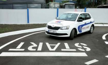 Atenție, viitori șoferi. Programarea online pentru examenele auto, acum valabilă la Soroca și Comrat. Precizările ASP