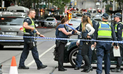 Teroare în Australia: Doi minori, de 12 și 15 ani, măcelăriți cu macete de indivizi mascați
Teroare în Australia: Doi minori, de 12 și 15 ani, măcelăriți cu macete de indivizi mascați