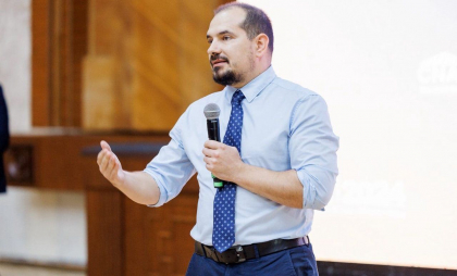 „Oameni buni, prieteni, am greșit.” Ministrul Muncii recunoaște că a folosit un cuvânt jignitor în una dintre declarațiile făcute la o întâlnire cu oamenii - VIDO „Oameni buni, prieteni, am greșit.” Ministrul Muncii recunoaște că a folosit un cuvânt jignitor în una dintre declarațiile făcute la o întâlnire cu oamenii - VIDO