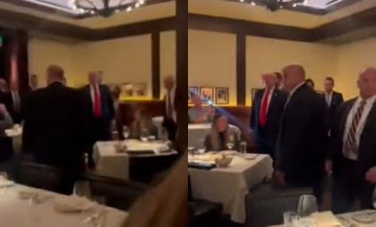 Trump a fost huiduit de manifestanți, într-un restaurant din Washington. Președintele lua masa cu mai mulți oficiali - VIDEO Trump a fost huiduit de manifestanți, într-un restaurant din Washington. Președintele lua masa cu mai mulți oficiali - VIDEO