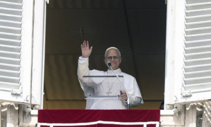 Papa Leon al XIV-lea a împlinit 70 de ani. Credincioșii strânși în Piața Sfântul Petru i-au urat „La mulți ani” - VIDEO Papa Leon al XIV-lea a împlinit 70 de ani. Credincioșii strânși în Piața Sfântul Petru i-au urat „La mulți ani” - VIDEO