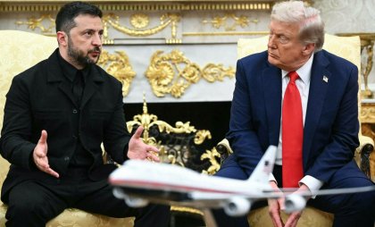 Zelenski îi cere lui Trump o poziţie clară privind încheierea războiului: SUA, suficient de puternice pentru a lua o decizie
Zelenski îi cere lui Trump o poziţie clară privind încheierea războiului: SUA, suficient de puternice pentru a lua o decizie