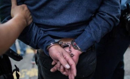 Un bărbat - reținut pentru trafic de influență: Ar fi cerut 60 de mii de euro pentru a influența decizia pe un dosar penal