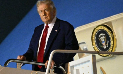 „Virați 20 de grade la dreapta, imediat.” Avionul lui Trump risca să se ciocnească cu o altă aeronavă în zborul spre Marea Britanie