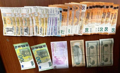 Mai multe persoane antrenate în activități de dezinformare și manipulare a opiniei publice în interesul unor formațiuni politice - în vizorul CNA. Ofițerii au descins cu percheziții - FOTO