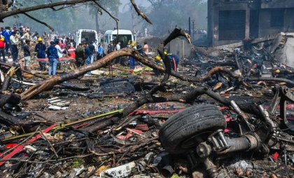 Familii ale unor victime ale accidentului Air India dau în judecată firmele Boeing și Honeywell
Familii ale unor victime ale accidentului Air India dau în judecată firmele Boeing și Honeywell