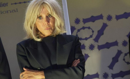 De ce Brigitte Macron trebuie să furnizeze dovezi că e femeie în procesul său de calomnie împotriva influenceriței Candance Owens