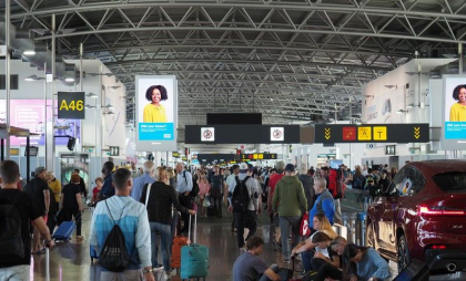 Haos pe cele mai aglomerate aeroporturi din Europa, după un atac cibernetic care a vizat sistemele de check-in și îmbarcare. Zboruri anulate și întârzieri Haos pe cele mai aglomerate aeroporturi din Europa, după un atac cibernetic care a vizat sistemele de check-in și îmbarcare. Zboruri anulate și întârzieri