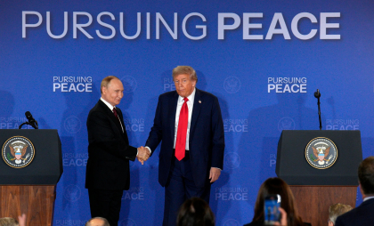 Vladimir Putin îi face o ofertă-surpriză președintelui SUA Donald Trump
Vladimir Putin îi face o ofertă-surpriză președintelui SUA Donald Trump