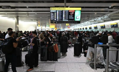 Un bărbat a fost arestat în Marea Britanie după atacul cibernetic care a dat peste cap zborurile la Bruxelles, Heathrow și alte aeroporturi europene Un bărbat a fost arestat în Marea Britanie după atacul cibernetic care a dat peste cap zborurile la Bruxelles, Heathrow și alte aeroporturi europene