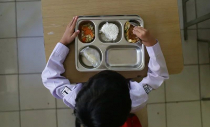 Peste 1.000 de copii intoxicați din cauza meselor gratuite de la școală, în ultimele zile, într-o țară care a investit miliarde de dolari în programul său alimentar Peste 1.000 de copii intoxicați din cauza meselor gratuite de la școală, în ultimele zile, într-o țară care a investit miliarde de dolari în programul său alimentar