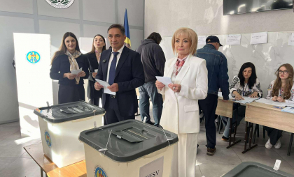 Împreună cu soția și fiicele sale, Alexandr Stoianoglo, și-a exercitat dreptul la vot - VIDEO