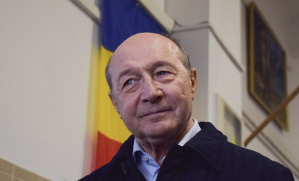 Traian Băsescu, despre rezultatele scrutinului parlamentar: „Omenirea a inventat ceva mai puternic decât toate armele - votul” Traian Băsescu, despre rezultatele scrutinului parlamentar: „Omenirea a inventat ceva mai puternic decât toate armele - votul”