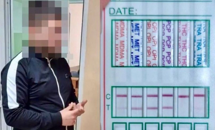 Drogat cu marijuana și amfetamină, a urcat la volan. Un tânăr, prins de polițiști pe o stradă din capitală
