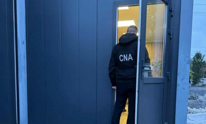 Un fost primar din Glodeni și încă o persoană, vizate de CNA într-un dosar de tăinuirea documentelor a unui proiect de infrastructură de peste 8 milioane de lei
