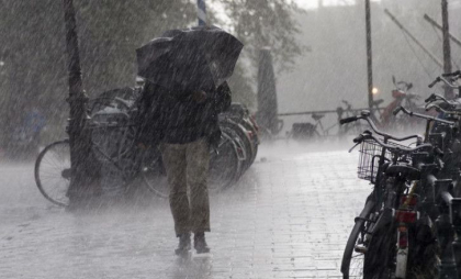 Vreme extremă în România. Ninsori și viscol la munte, cod roșu și portocaliu de ploi și vânt în sud și est. Ultimele date ANM
