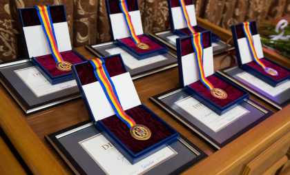 26 de dosare, un vot secret și zece premii de prestigiu: Cine sunt laureații care vor fi onorați în acest an cu Premiul Național