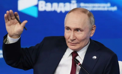 Cartea unui scriitor rus în care Putin era întinerit cu lipitori roz și sânge de fecioare, retrasă de la vânzare. Evenimentul de lansare, anulat