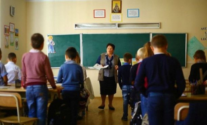 Mai mulți tineri pedagogi, investiții record și sprijin sporit pentru profesori: Republica Moldova marchează Ziua Profesională a Lucrătorilor din Învățământ