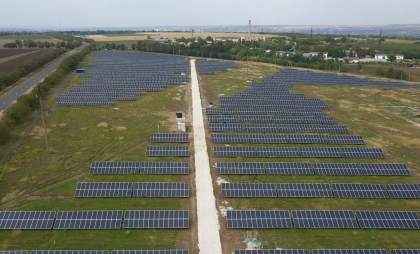 ANRE a aprobat noi tarife fixe și prețuri plafon pentru energia electrică din din surse regenerabile