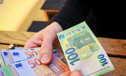 Curs valutar BNM pentru 7 octombrie. Cât costă un euro și un dolar - FOTO