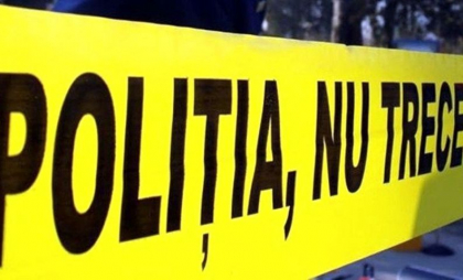 O femeie, lovită de o mașină pe o stradă din capitală. Traversa strada neregulamentar 