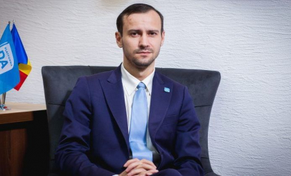 Dinu Plîngău dezvăluie, la Podcastul Lorenei, că nu a existat o înțelegere cu PAS să rămână în fracțiune și că, mai devreme sau mai târziu, se va întoarce la Platforma DA - VIDEO Dinu Plîngău dezvăluie, la Podcastul Lorenei, că nu a existat o înțelegere cu PAS să rămână în fracțiune și că, mai devreme sau mai târziu, se va întoarce la Platforma DA - VIDEO