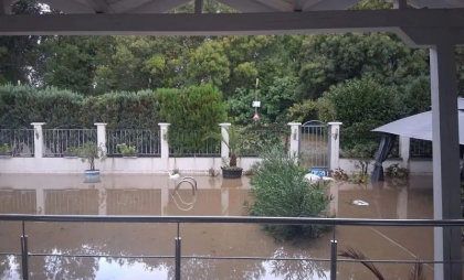 Furtuna Barbara a lovit litoralul Bulgariei: școli închise și hoteluri inundate. Întreaga zonă de est a țării e sub cod roșu