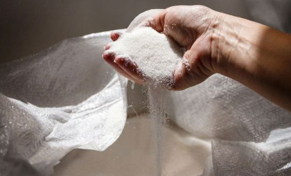 Importul de zahăr din Serbia a fost suspendat pentru 200 de zile. Guvernul: „Măsura este necesară pentru a susține competitivitatea industriei naționale a zahărului"