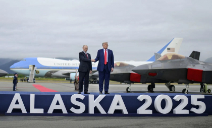 „Răspunsul nostru va fi dur și asimetric”. Rusia spune pentru prima dată că „impulsul summitului din Alaska” către pace „s-a epuizat”
