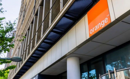 Trei oameni răniți și 80.000 de utilizatori afectați, în urma unei explozii la un sediu Orange din Paris