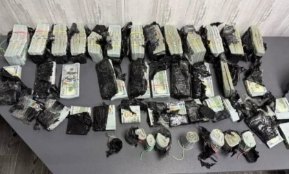 Un Mercedes și un milion de dolari: unde a ascuns o ucraineancă banii cu care voia să intre ilegal în România
