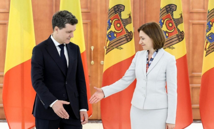 Presa română: S-a întors roata. Domenii în care România se poate inspira de la Republica Moldova: promovarea startup-urilor, digitalizarea statului și modernizarea armatei. Experți: „Puteți să învățați de la ei”