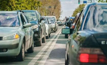 Vești bune pentru șoferi de ziua capitalei: Vor achita mai puțin pentru benzină și motorină. Prețurile - publicate de ANRE - FOTO
