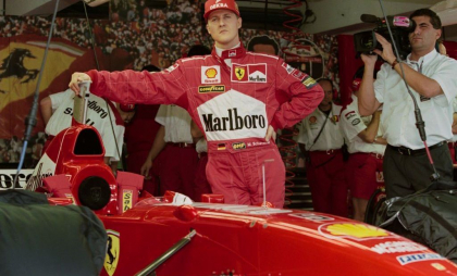 Noi informații despre starea lui Michael Schumacher după ce legendarul pilot a dat un autograf