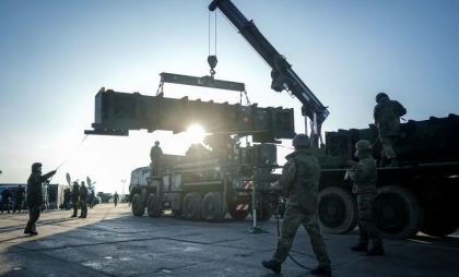 „Așteptarea noastră astăzi”. Șeful Pentagonului le cere țărilor NATO „să cumpere și mai mult” armament american pentru Ucraina