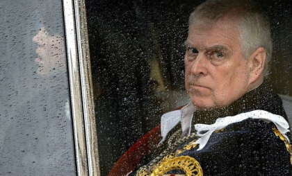 Prințul Andrew renunță la toate titlurile regale, inclusiv la cel de duce de York, după „discuții cu Regele Charles”